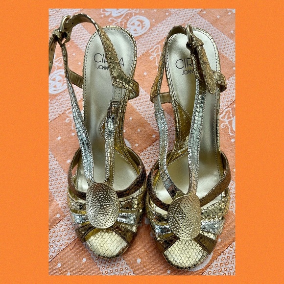 Golden Open Toe High Heels! Like new! - Picture 8 of 8